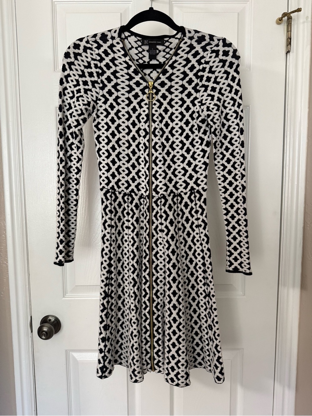INC International Concepts Black & White Geometric Zip-Front Long Sleeve Dress